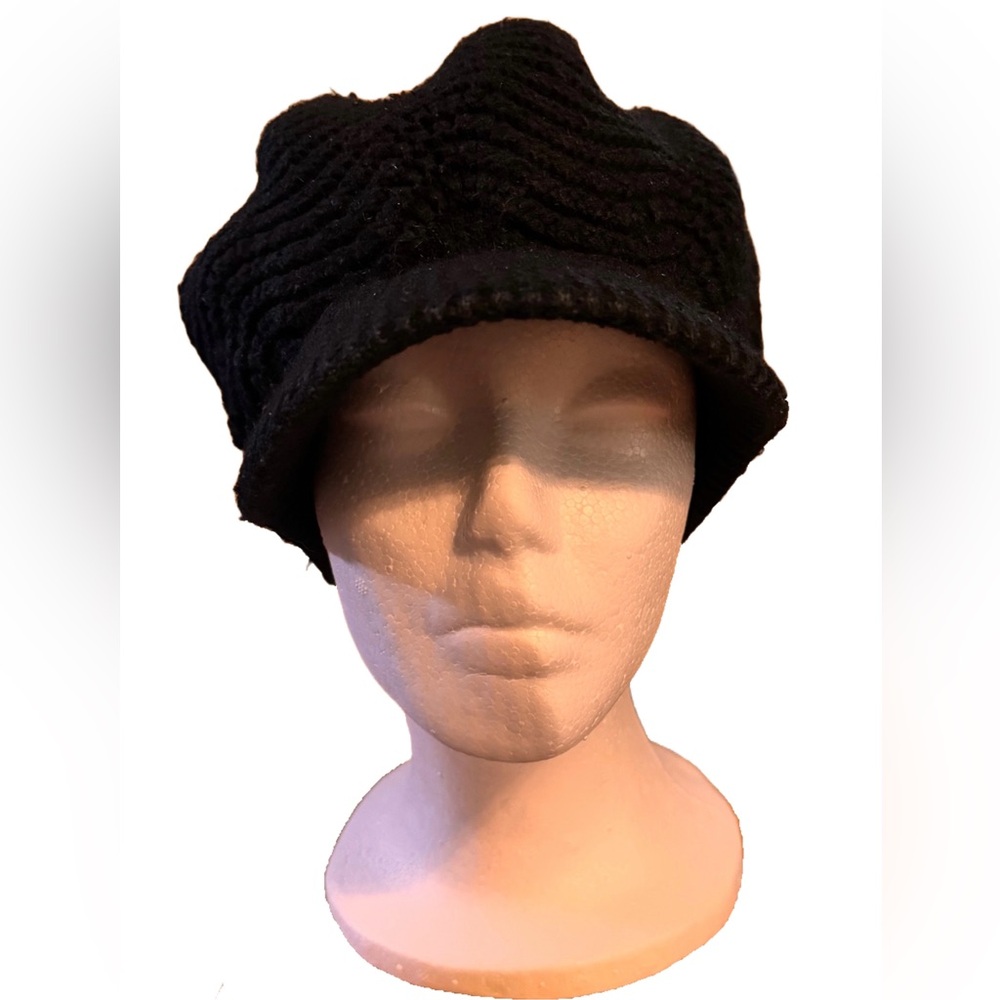 Black Knitted Beret / Newsboy Cap w/Steeple Fuzz Ball at Crest and Stiff Visor